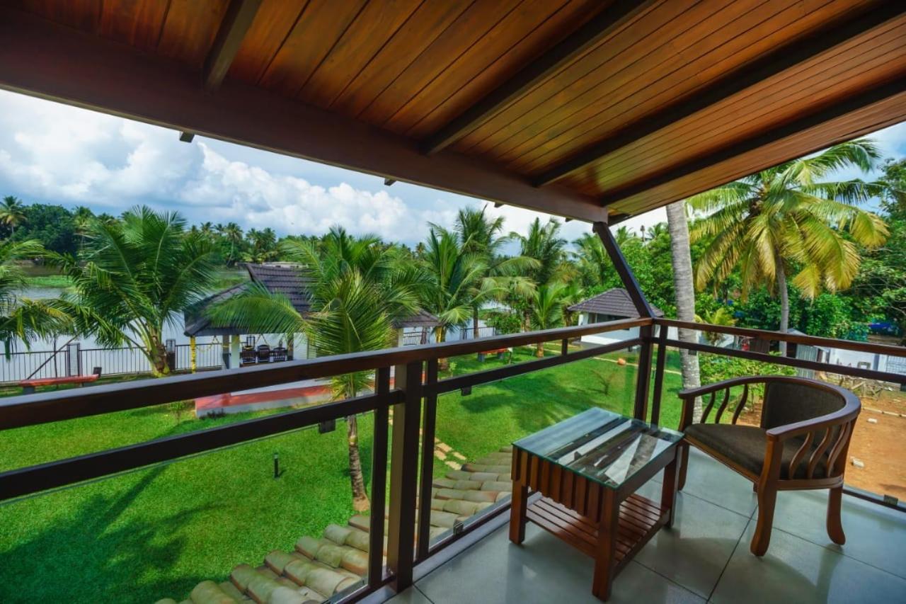 Backwater Brook Kumarakom Exteriör bild